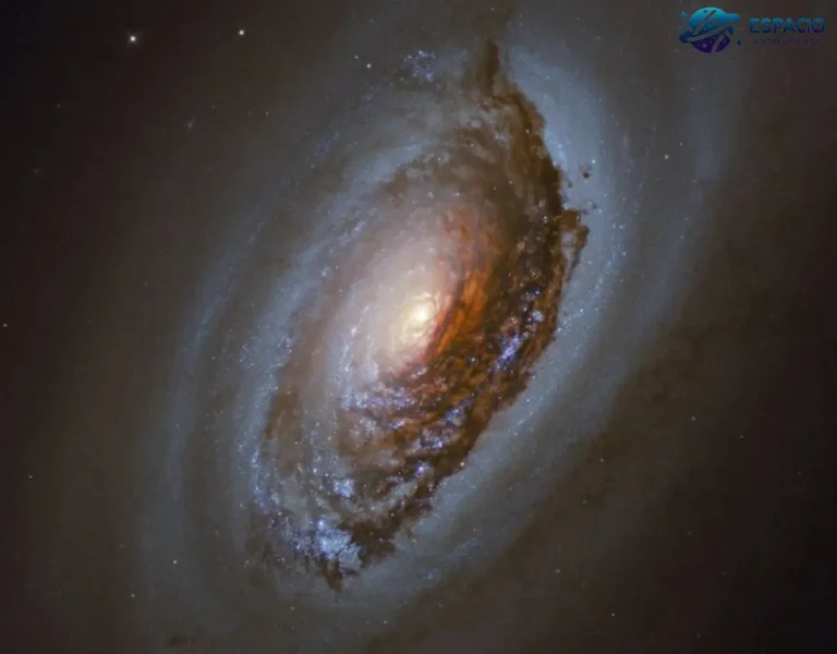 galaxia del ojo negro