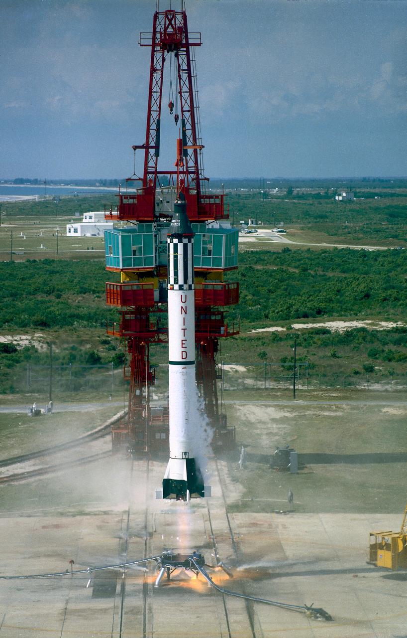 Lanzamiento del Mercury-Redstone 3 con Alan Shepard a bordo, 5 de mayo de 1961