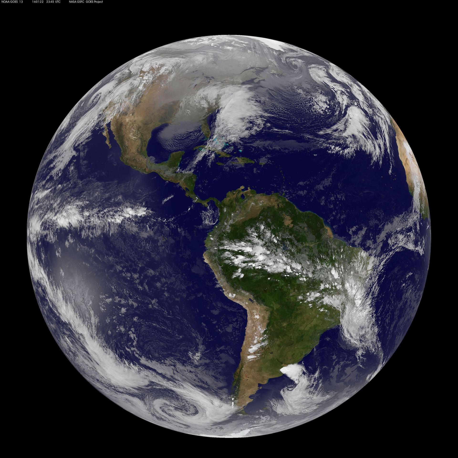 La Tierra completa vista por el satélite geoestacionario GOES-13