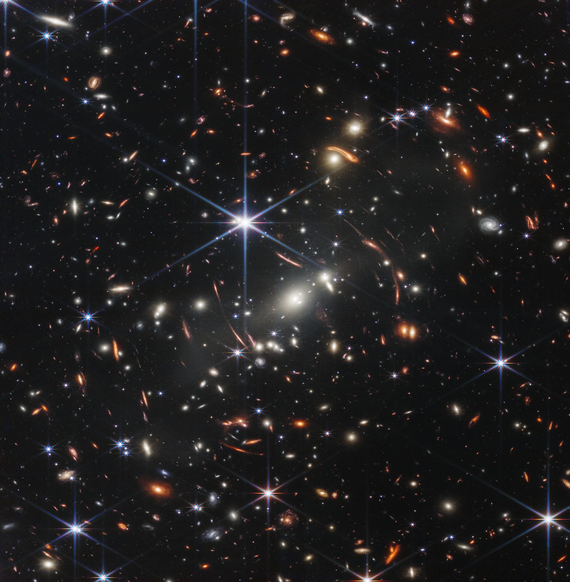 Primer campo profundo del telescopio James Webb: el cúmulo de galaxias SMACS 0723