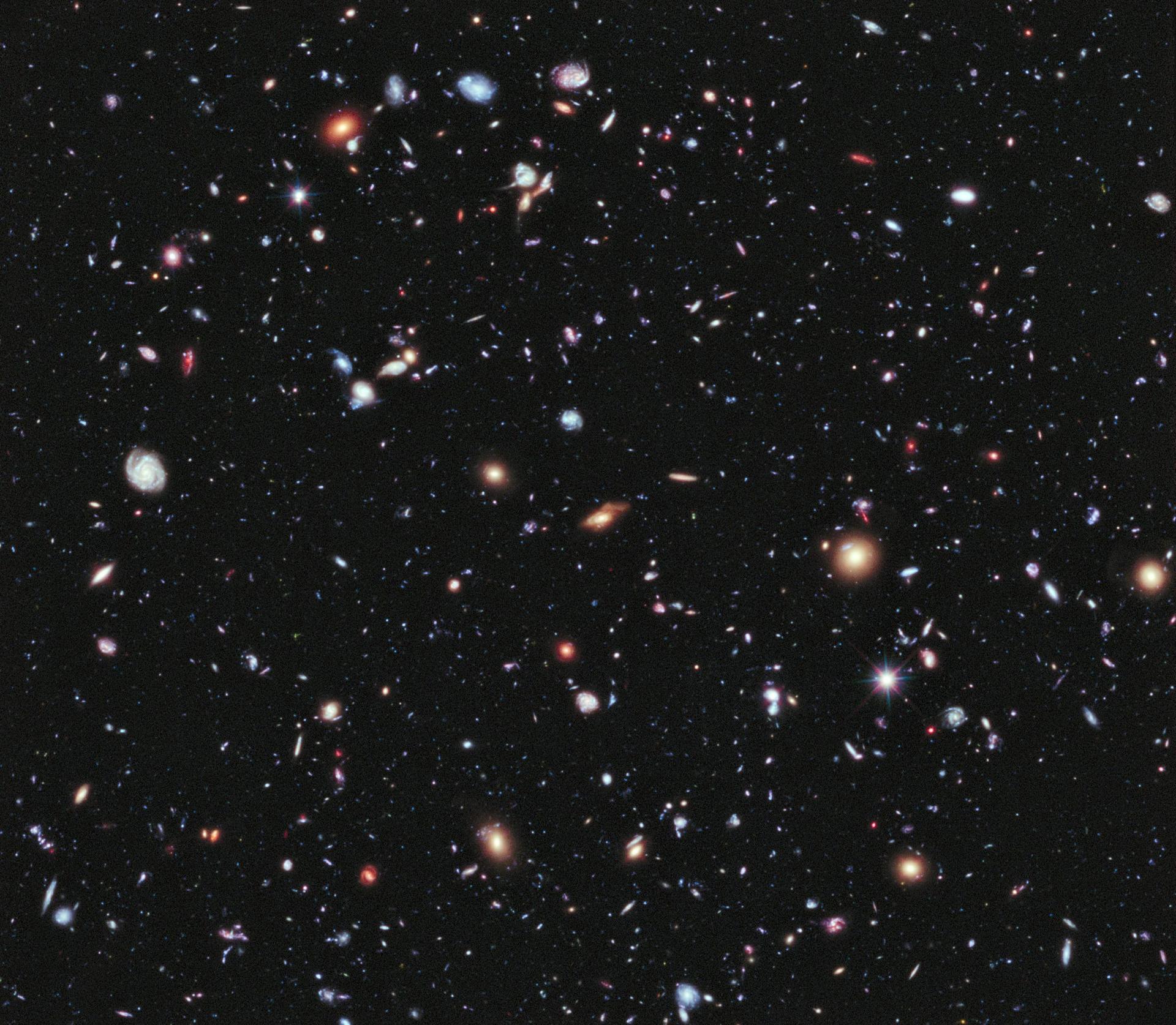 El campo eXtreme Deep Field de Hubble, con unas 5.500 galaxias en un trozo minúsculo de cielo